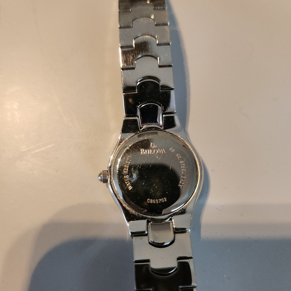 Bulova woman's watch - Picture 2 of 5